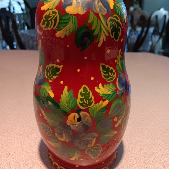 handpainted by Inuit Set Of  7 Matryoshkas detailed  burgundy front, blue back - Picture 4 of 11
